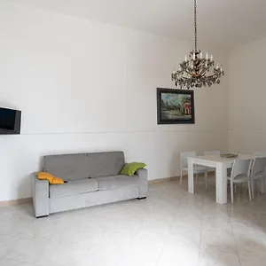 Le Di Rosa Casa vacanze Aeroporto di Catania Fontana Rossa